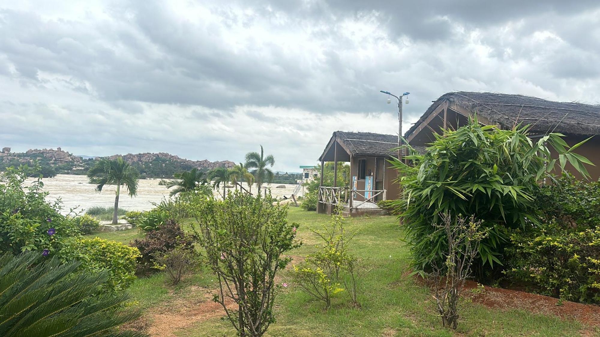 Leo Wooden Resorts Hampi Zimmer foto