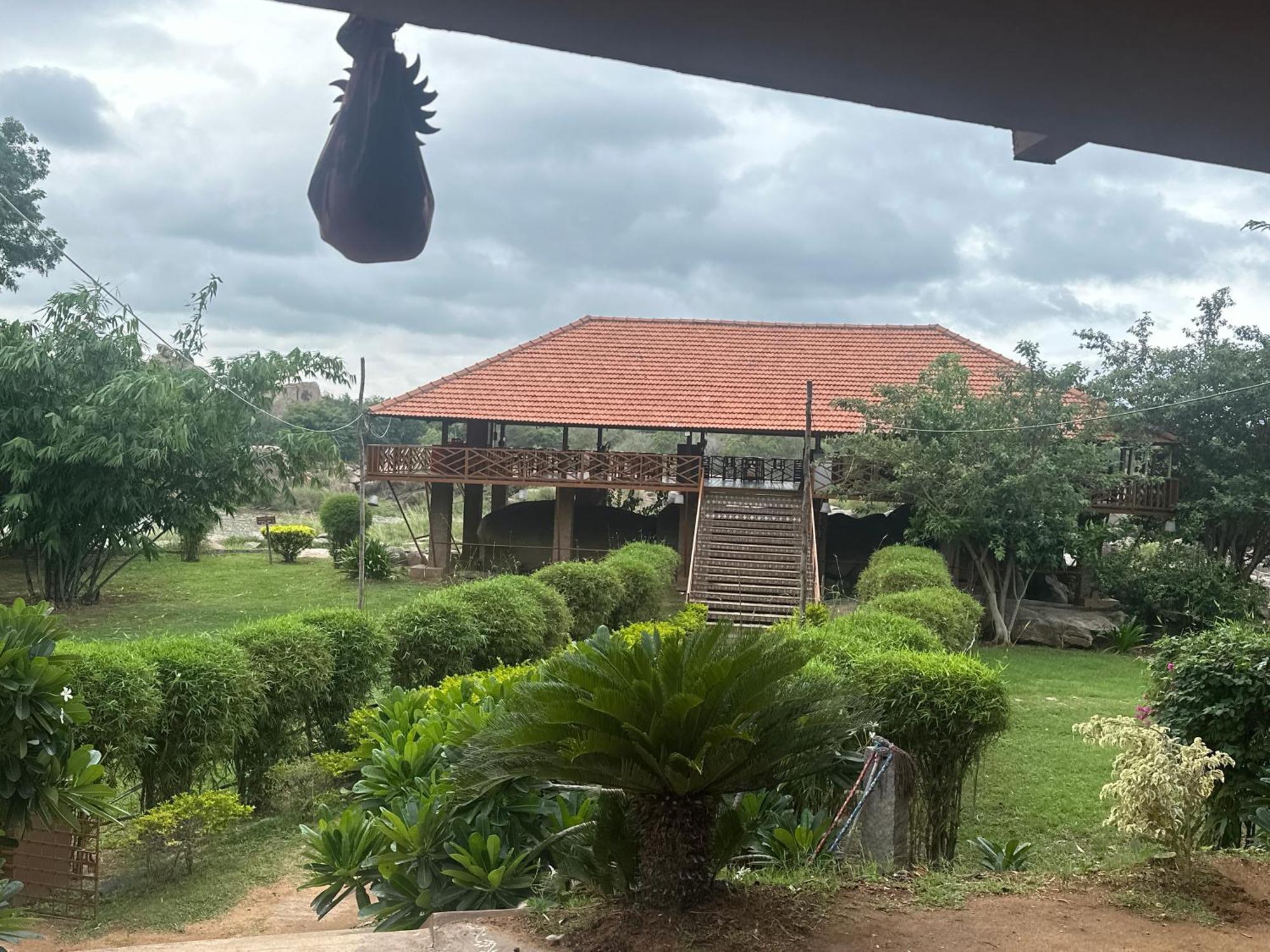Leo Wooden Resorts Hampi Exterior foto