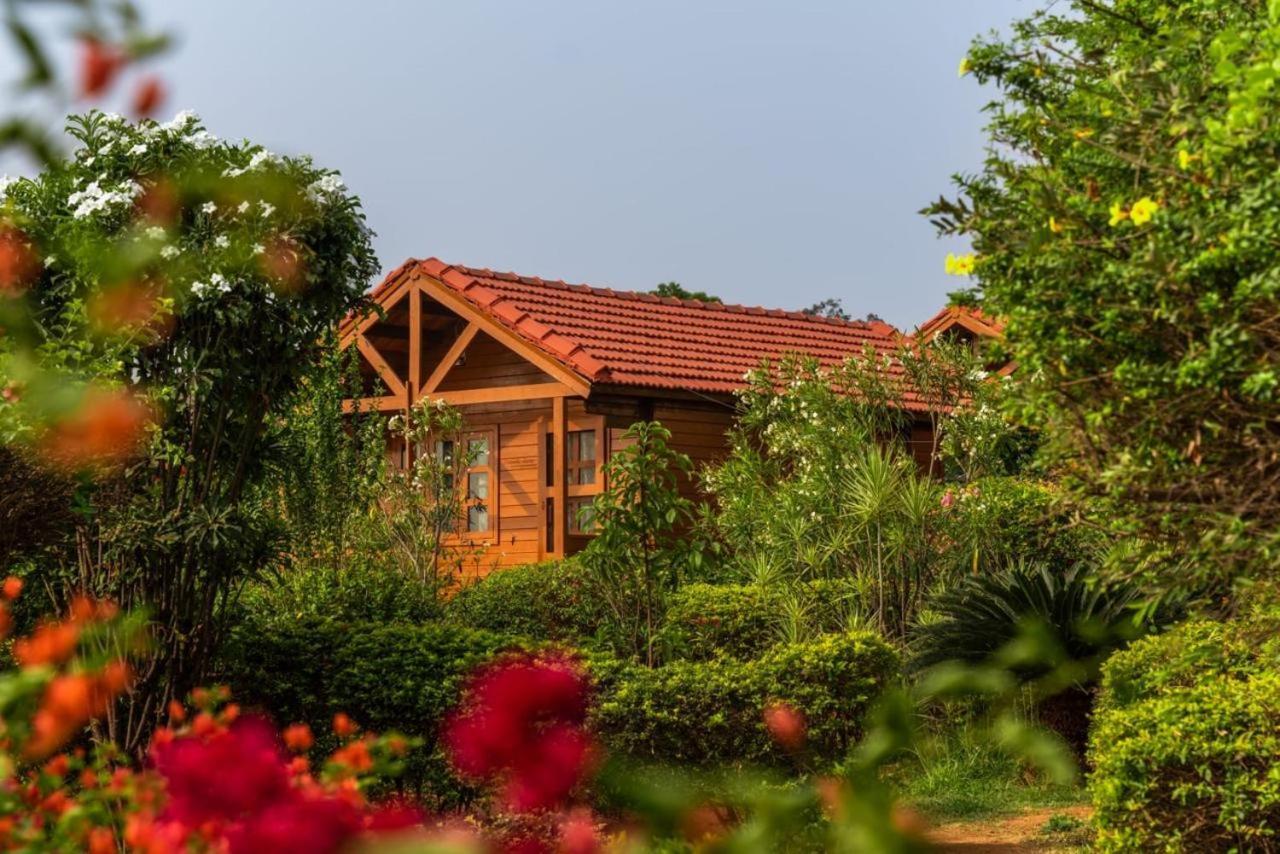 Leo Wooden Resorts Hampi Exterior foto